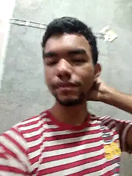 Reynold2608 online show from December 2025 04:13:01 PM