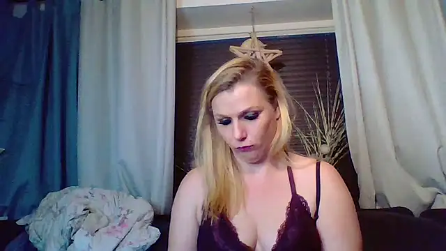 DevilsAngel13 online show from November 2025 09:26:01 PM