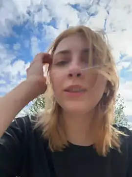 Snapshot of Sunny___Bunny chatting on July 2026 08:03:01 AM Sunny Bunny online show from July 2026 08:03:01 AM