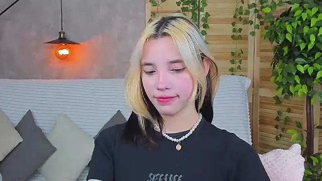 as1an girlfriend online show from February 2025 03:43:02 AM