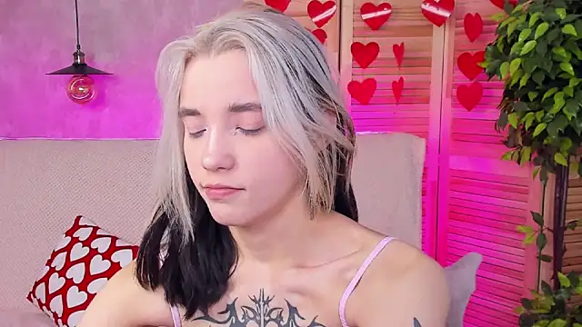 as1an girlfriend online show from February 2025 01:17:02 PM