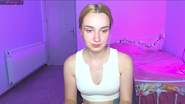 Wild Sophie  online show from September 2025 06:33:02 PM