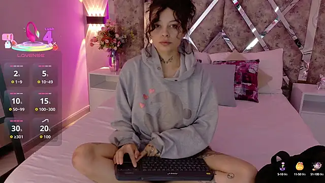 Snapshot of KatherineGomez chatting on October 2025 02:01:02 AM KatherineGomez online show from October 2025 02:01:02 AM