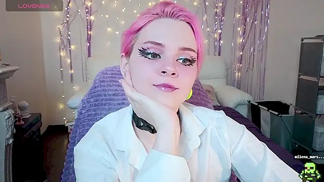 One Moment  online show from December 2024 12:30:01 AM