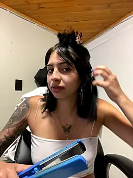 Hilary pinkk online show from October 2025 01:28:02 AM