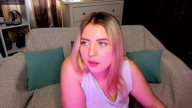 Snapshot of Ashley_Rous chatting on January 2025 07:37:02 AM Ashley Rous online show from January 2025 07:37:02 AM