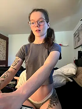 Snapshot of dreamteemergirl chatting on October 2025 06:52:01 PM dreamteemergirl online show from October 2025 06:52:01 PM