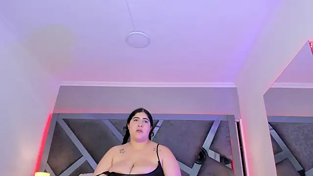 AmberiniHoffman online show from March 2025 04:22:01 PM