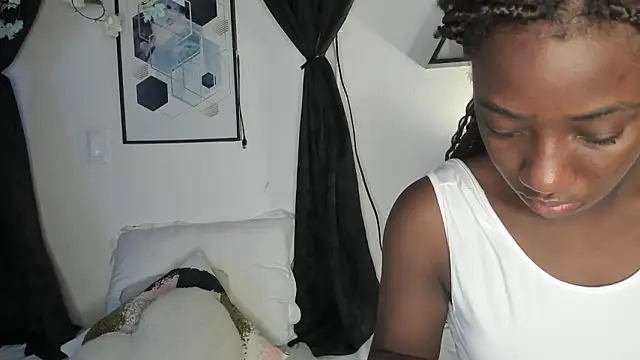 Khenta Michells online show from March 2026 10:32:02 AM