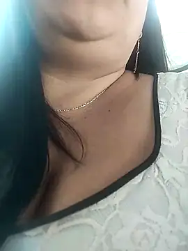 Snapshot of sara_pineros chatting on January 2025 08:22:01 PM sara pineros online show from January 2025 08:22:01 PM