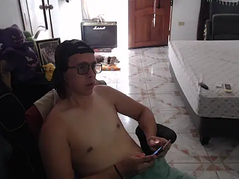 Snapshot of Pit_xxz chatting on May 2026 07:20:01 PM Pit xxz online show from May 2026 07:20:01 PM