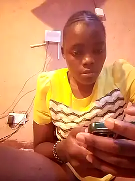 QUEEN-NAIMA online show from September 2025 02:43:01 PM