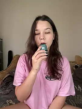 PoppyRobinson online show from January 2025 08:24:01 AM