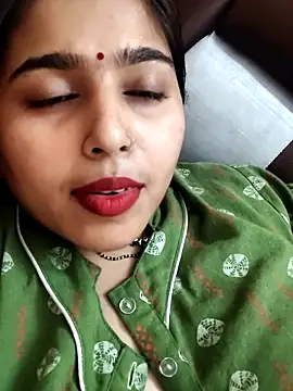 Snapshot of Sweet-Rani chatting on April 2026 07:58:02 PM Sweet-Rani online show from April 2026 07:58:02 PM