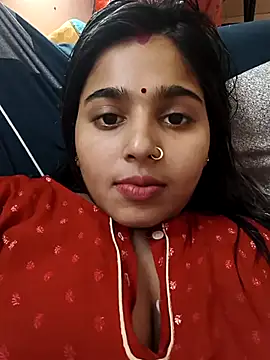 Snapshot of Sweet-Rani chatting on May 2026 06:02:02 PM Sweet-Rani online show from May 2026 06:02:02 PM
