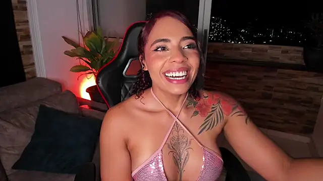 Snapshot of emilyfitness chatting on January 2025 07:07:02 AM emilyfitness online show from January 2025 07:07:02 AM