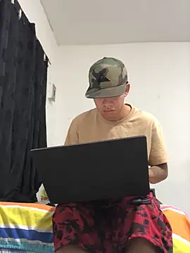 logannth online show from November 2025 04:44:01 AM