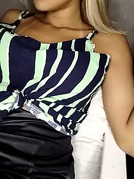 fofinhaa12 online show from March 2025 10:37:02 PM