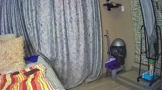 Snapshot of ThickianaRider chatting on March 2025 01:32:02 AM ThickianaRider online show from March 2025 01:32:02 AM