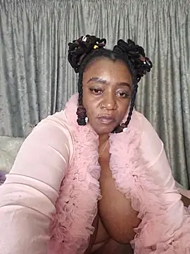 Snapshot of ThickianaRider chatting on October 2025 07:20:01 PM ThickianaRider online show from October 2025 07:20:01 PM