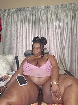 Snapshot of ThickianaRider chatting on October 2025 10:17:02 AM ThickianaRider online show from October 2025 10:17:02 AM