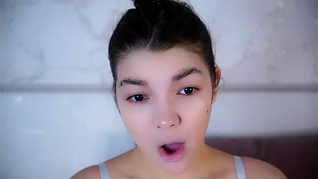 VeronaAppleberry online show from December 2025 01:35:02 AM