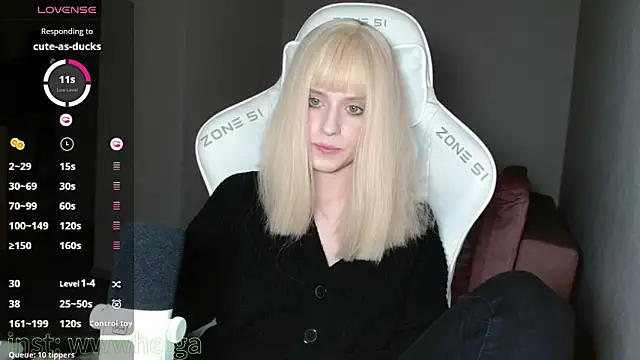 LizaKisses online show from November 2025 03:55:01 PM