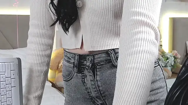 LeilaLow online show from February 2025 12:01:02 PM