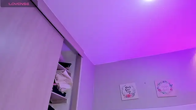 nicole  parker1 online show from April 2026 05:21:01 PM