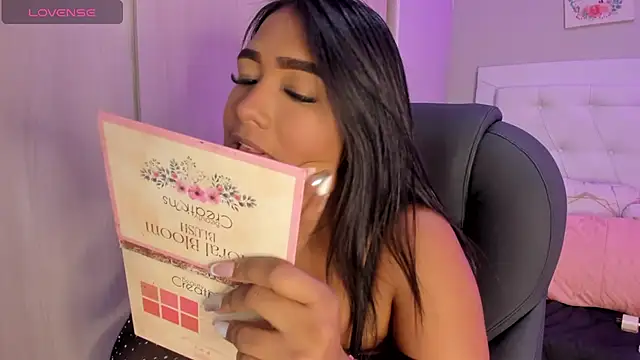 nicole  parker1 online show from April 2026 02:04:01 PM