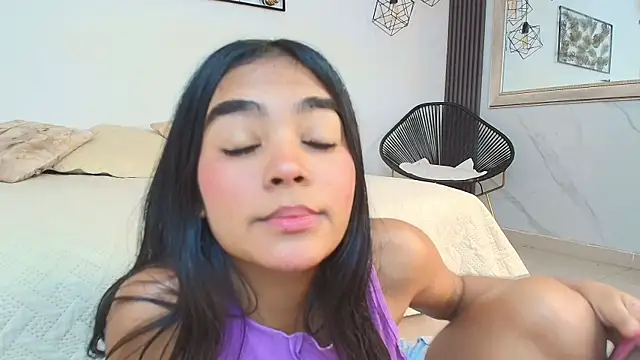 Snapshot of julieta_aguilar1 chatting on December 2024 07:26:02 PM julieta aguilar1 online show from December 2024 07:26:02 PM
