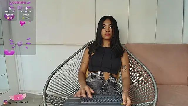 Snapshot of julieta_aguilar1 chatting on January 2025 07:23:02 PM julieta aguilar1 online show from January 2025 07:23:02 PM