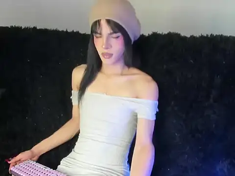 kerly monroe online show from March 2026 09:32:02 PM