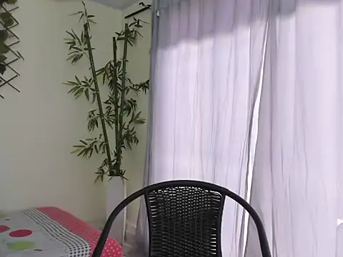 Snapshot of ASIAM_BRUNET chatting on October 2025 06:17:01 PM ASIAM BRUNET online show from October 2025 06:17:01 PM