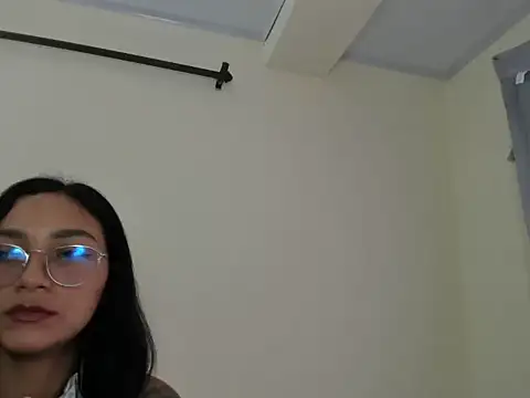 Snapshot of ASIAM_BRUNET chatting on November 2025 04:20:02 PM ASIAM BRUNET online show from November 2025 04:20:02 PM