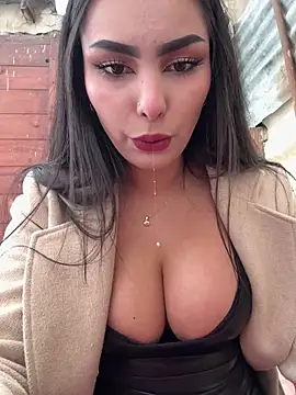 Maddy Rouse  online show from April 2026 09:07:02 PM