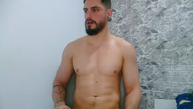 Snapshot of Aaron_kwok28 chatting on February 2025 10:36:02 PM Aaron kwok28 online show from February 2025 10:36:02 PM