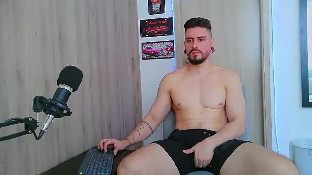 Aaron kwok28 online show from January 2026 06:57:02 PM