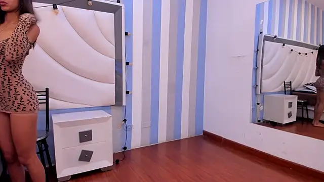 BritneyCollins online show from April 2026 01:27:01 PM