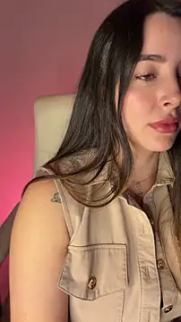 Snapshot of Alessia-miller_ chatting on June 2026 11:40:01 PM Alessia-miller online show from June 2026 11:40:01 PM