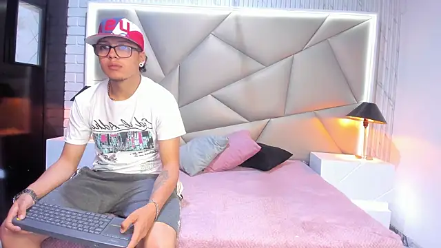 Bonny Bonss online show from January 2025 08:06:02 PM