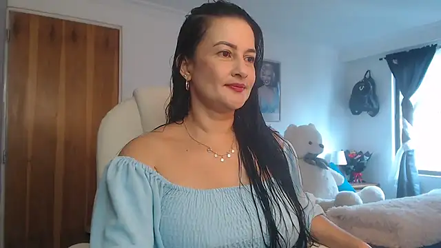 lucy diiaz online show from September 2025 07:14:02 PM