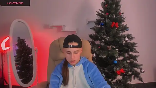 Dolly  Queen  online show from December 2024 11:19:01 PM