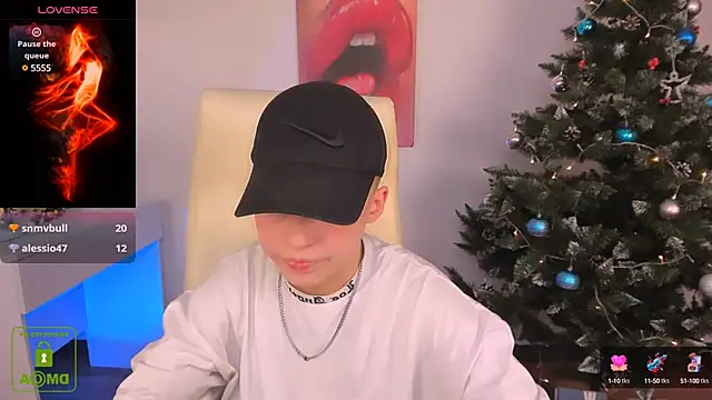 Dolly  Queen  online show from December 2024 02:41:02 AM