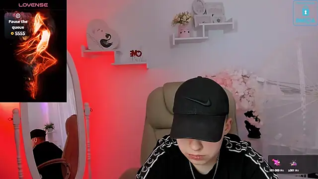 Dolly  Queen  online show from February 2025 08:46:01 PM