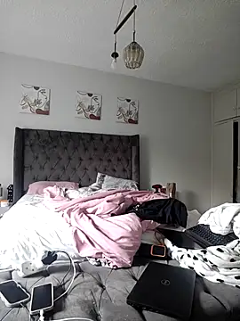 Snapshot of Drippincaty chatting on November 2025 09:09:01 AM Drippincaty online show from November 2025 09:09:01 AM