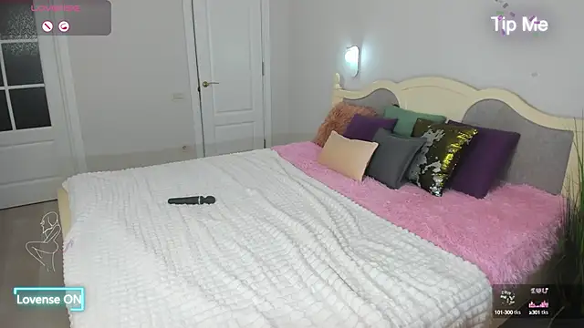 Miss Elia online show from February 2025 10:20:02 PM