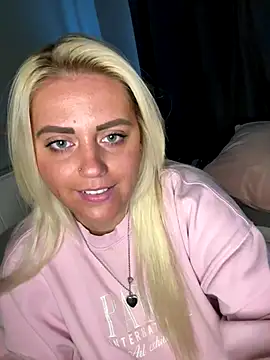 Blondiee3088 online show from October 2025 03:14:02 PM