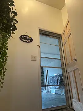 EllaSnow online show from March 2026 03:40:01 PM