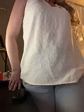 EllaSnow online show from April 2026 02:58:01 AM